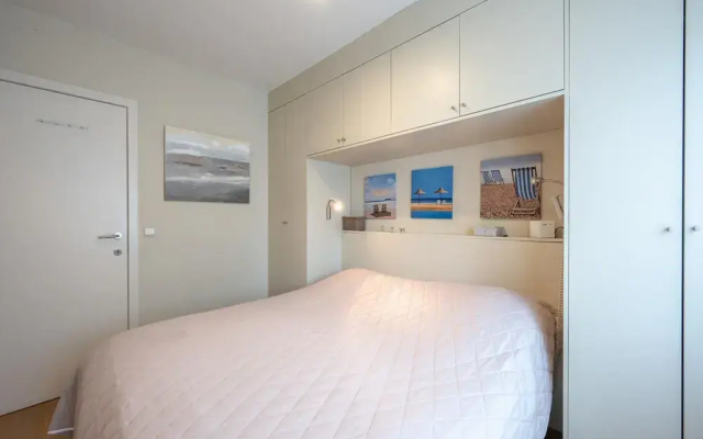 Apartment in Duinbergen Near Sailing School