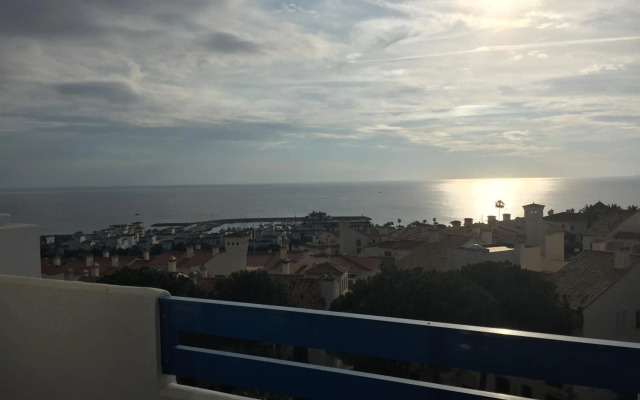 Duquesa suite and golf with a spectacular sea view