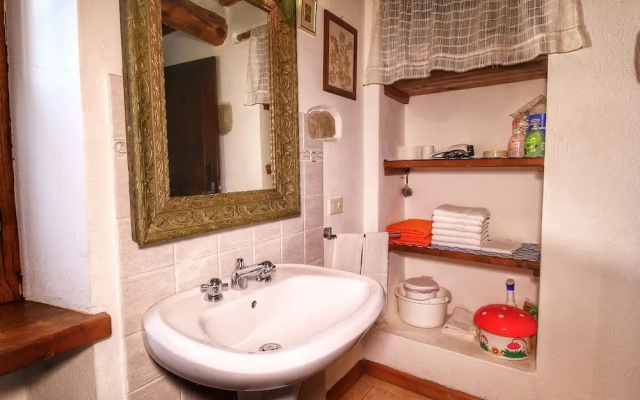 Mountain-view Apartment in Citta di Castello With Pool