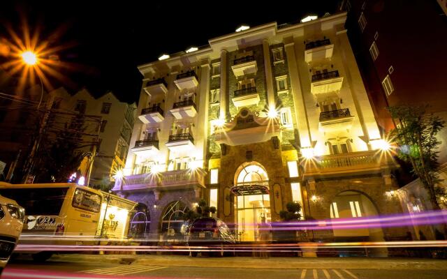Hotel Du Lys Dalat Далат вид на фасад