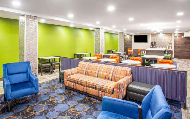 La Quinta Inn by Wyndham St. Louis Hazelwood - Airport North