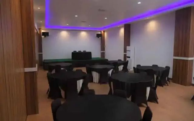 Family Inn Hotel