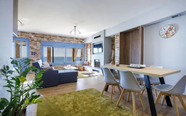 Maritinas Stone Apartment On The Beach