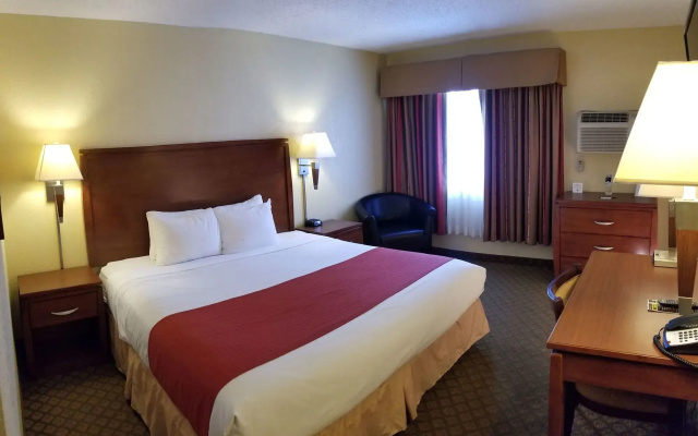 Red River Lodge & Suites