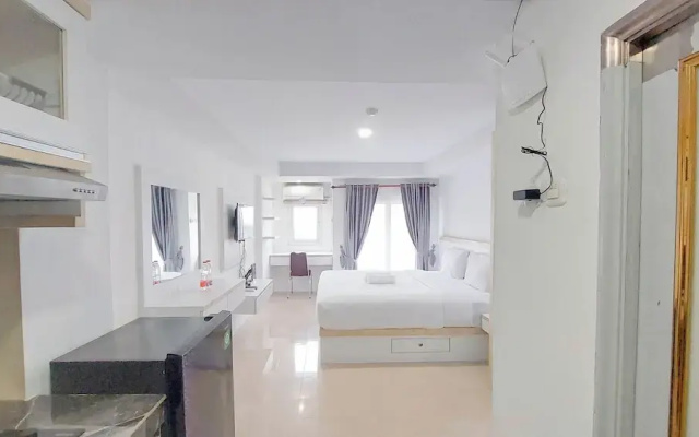 Relaxing Studio Apartment at Mansyur Residence