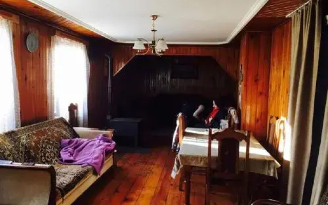 Melano House