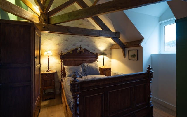 Elegant Castle for 19 Guests