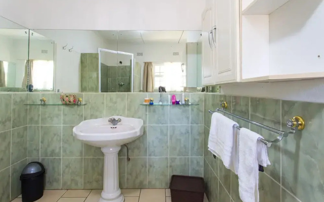 Adlib Executive Lodge