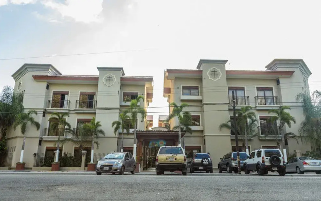 Macaws Ocean Club #8 - 2 Br Condo