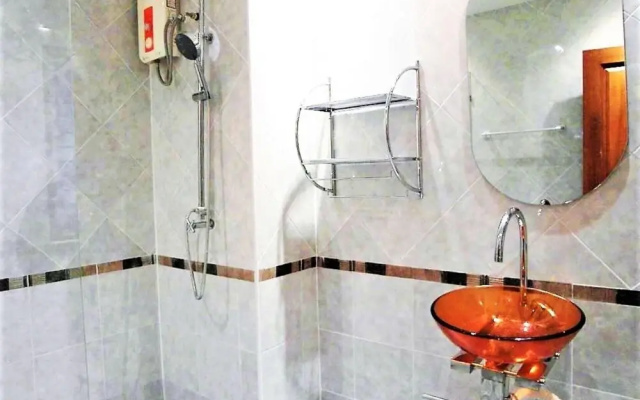 Large Studio Baan Suan Lalana