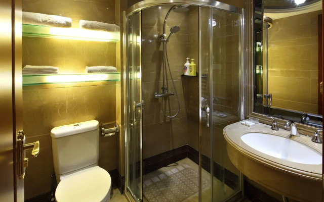 South & North International Apartment
