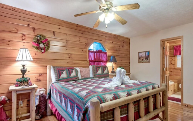 Mountain Mist - Two Bedroom Cabin