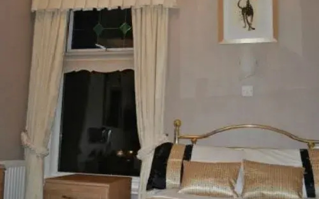 Clifton Villa Hotel