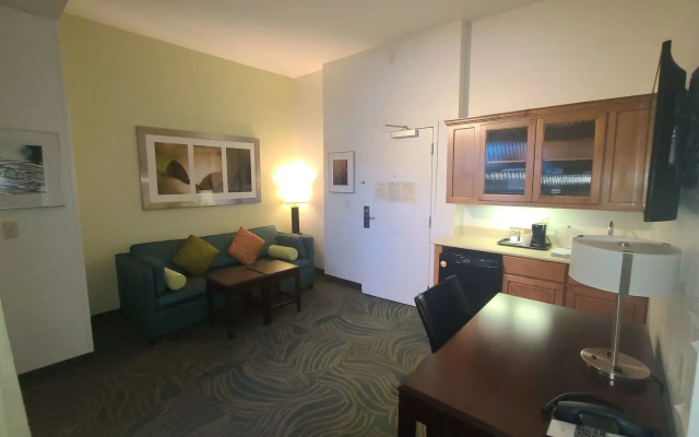 Best Western Hesperia-Victorville Suites