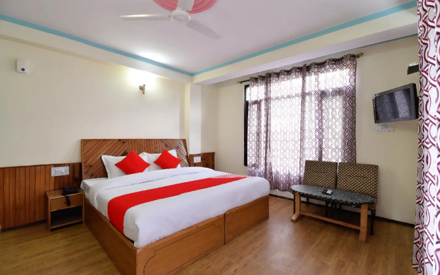 OYO 13387 Hotel Kartik