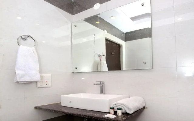 OYO 10144 Hotel Southend