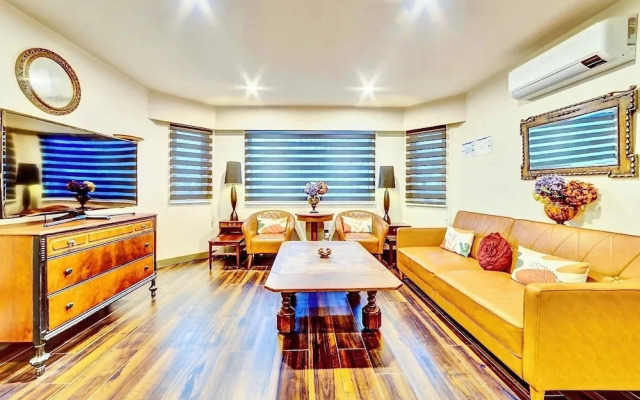 Neocolonial Quarters