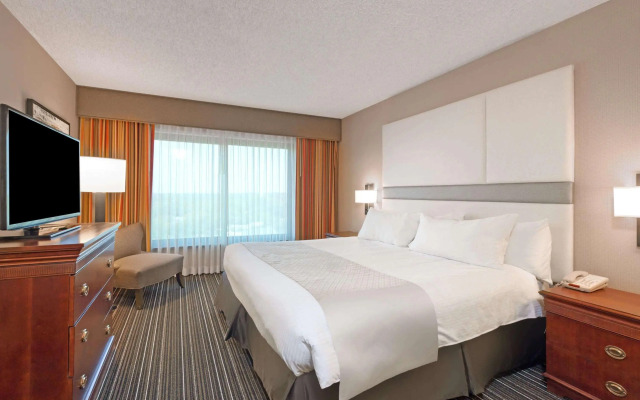 Wyndham Dallas Suites - Park Central