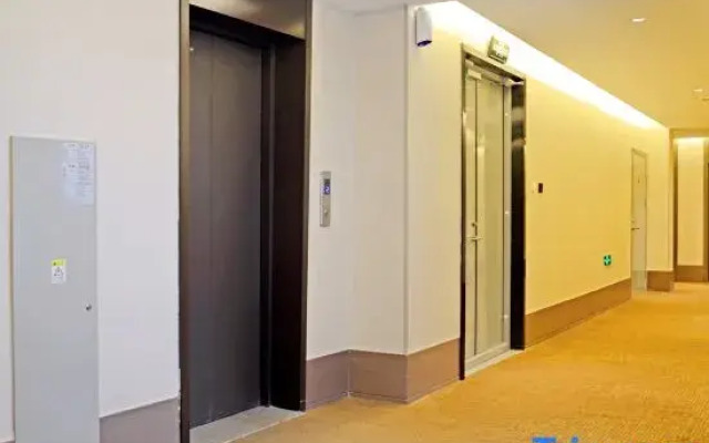 Taifeng Smart Holiday Inn (Leather City Ancient City)