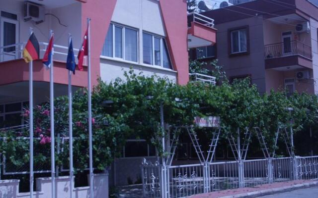 Duru Family Hotel вид на фасад