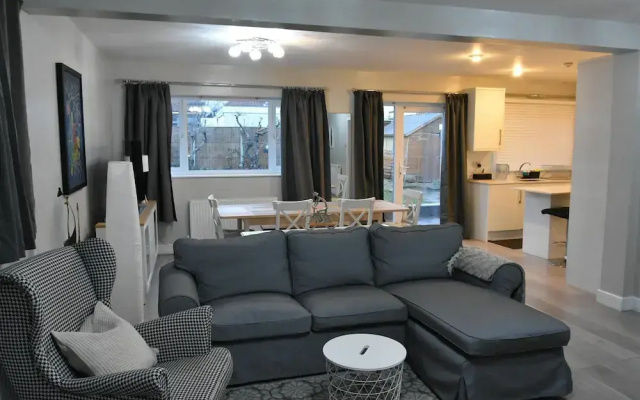 Charming Wembley Home Near Wembley Stadium