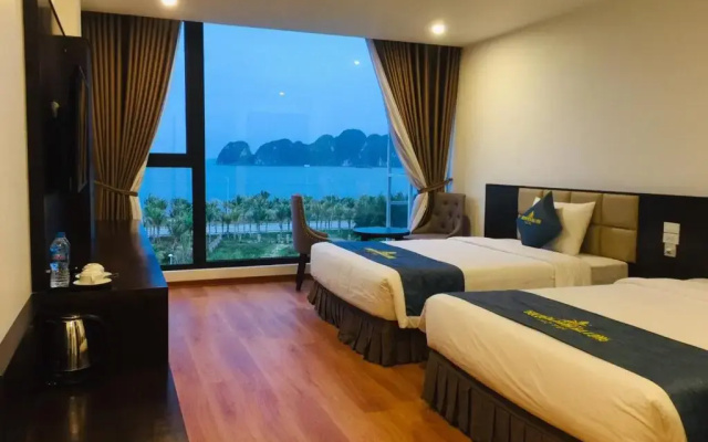 Golden Palm HaLong Hotel