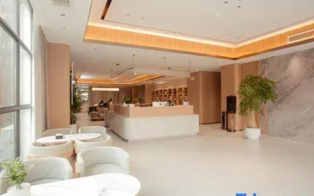 YangXi Hotel
