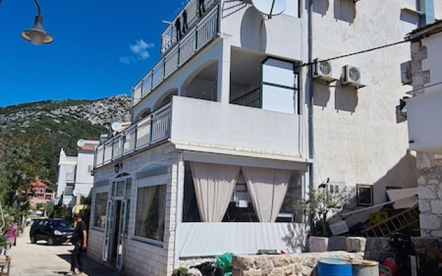 Apartments Ana i Ante