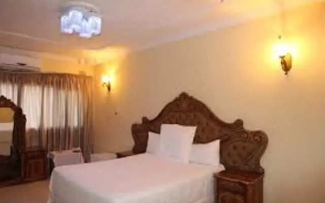 Twin Cave Lodge