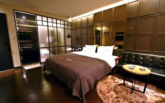 Two Heaven Hotel
