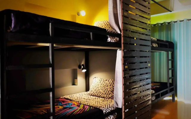 Qing lian Youth Hostel&Cafe