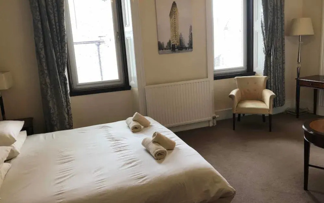 Eastbank Hotel