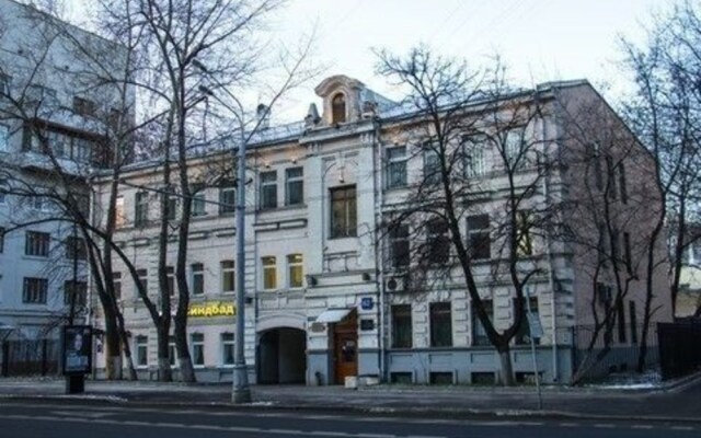 Lucy Hotel вид на фасад