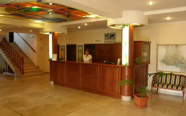 Hotel Center
