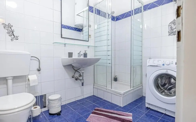 Modern 1BR Apartment Central Location