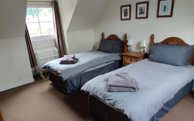Ben Lomond Cottage - Loch Lomond and Arrochar Alps