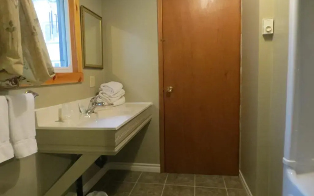 Sauble River Marina & Lodge Resort