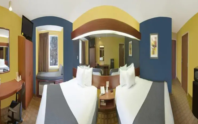 Microtel Inn & Suites Hillsborough