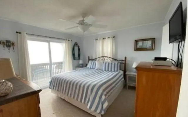 American Dream by Oak Island Accommodations