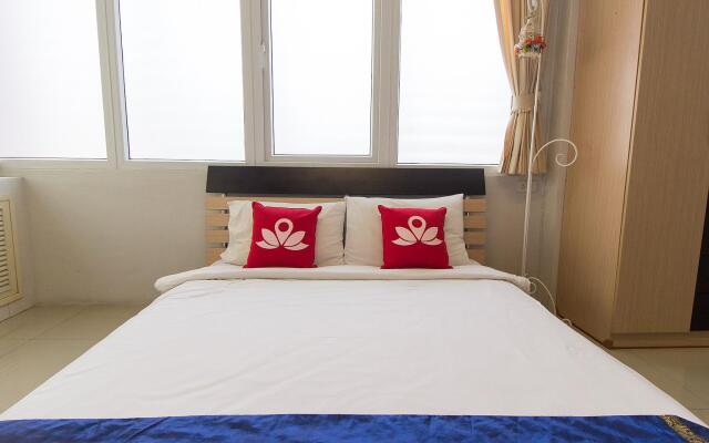 Отель Zen Rooms Damrongrak Road Бангкок вид на фасад