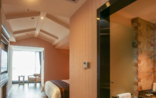 Shi Ji Huan Dao Hotel