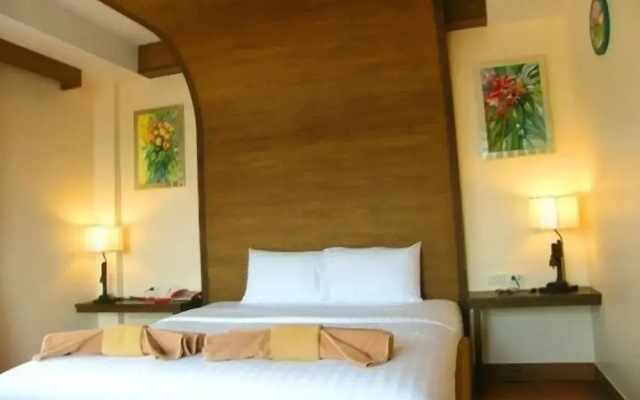 Red Balcony Hotel