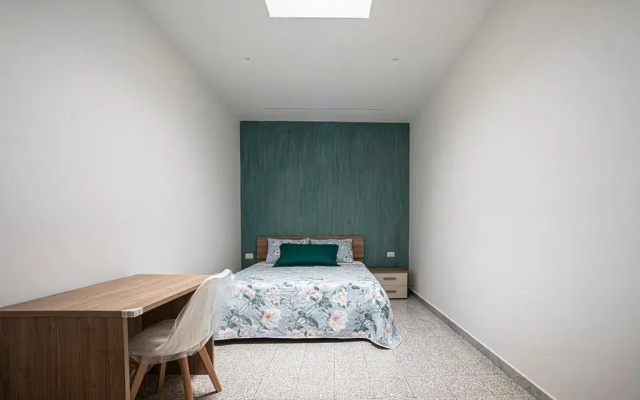 Mola’s Square House