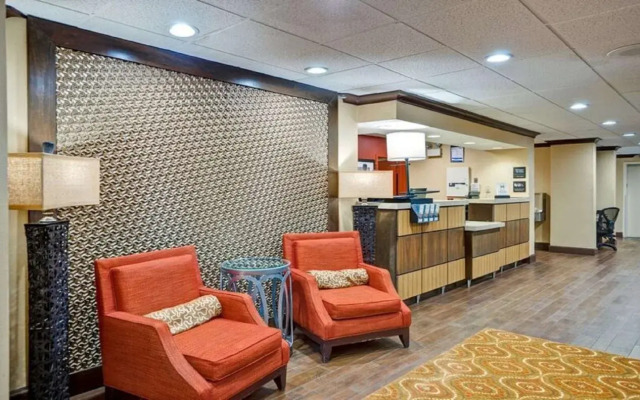 Hampton Inn Albany-Wolf Road (Airport)