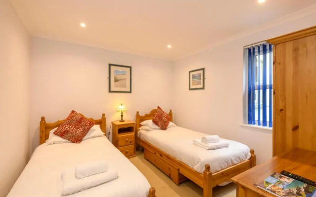 Beachcombers Apartments