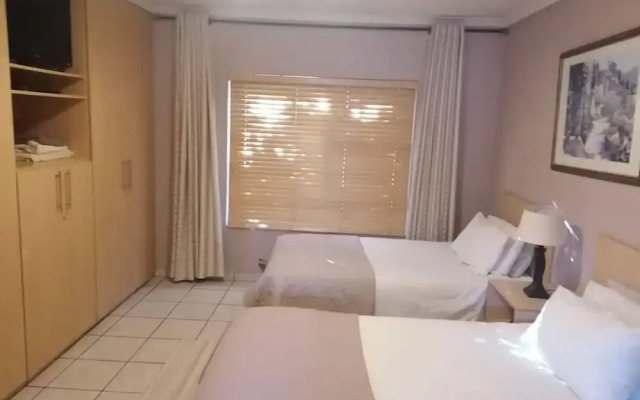 Inviting 3-bed House in Kempton Park