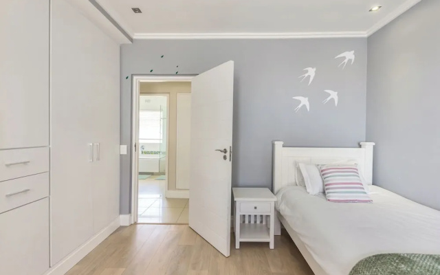 Beachfront, Private Pool, Pizza Oven, Pool Table, Fast Internet, Family Friendly