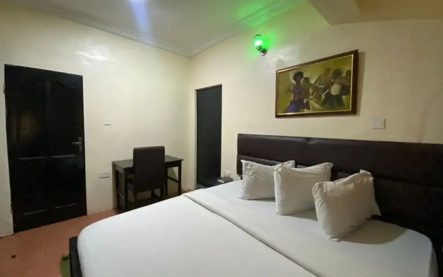 Kilo Royal Hotel
