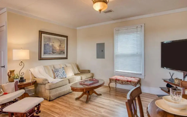 Orange Street Apartment