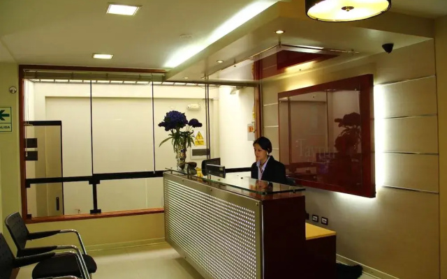 Taymi Hostal & Suites
